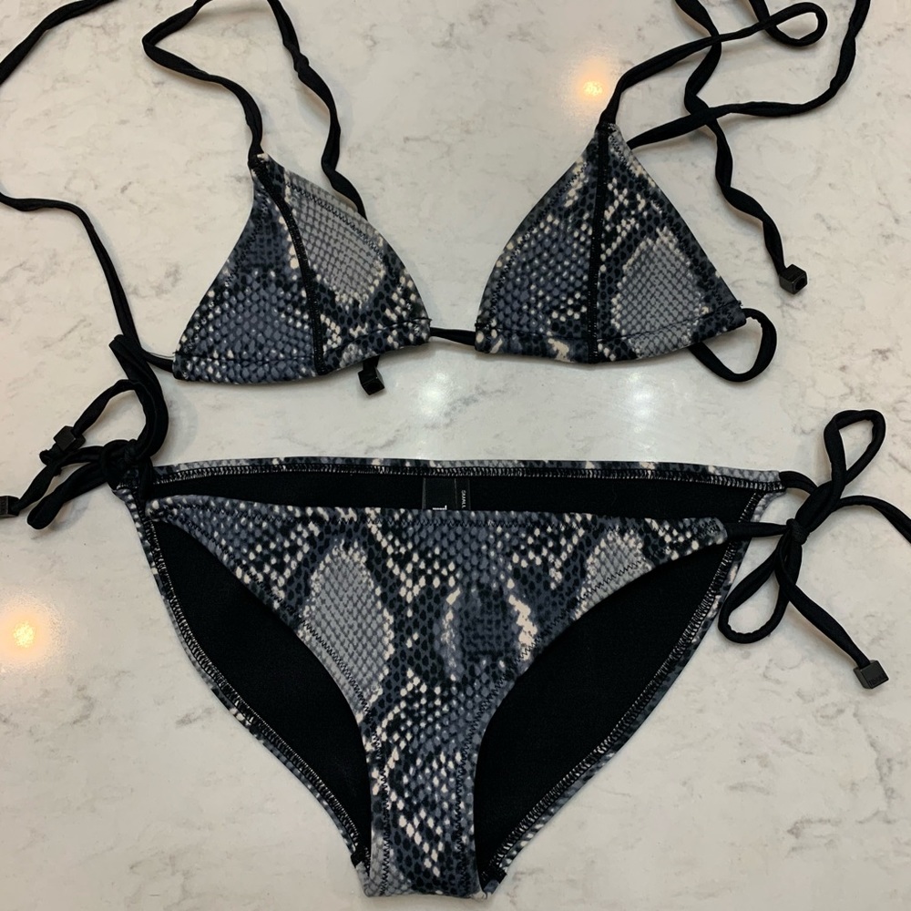 Triangl python bikini